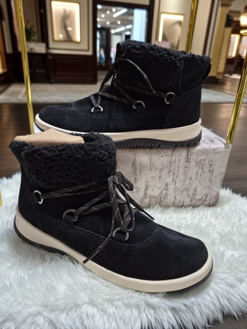 UGG Lakesider Heritage Lace Boots Women's Sz 7 Eu 38